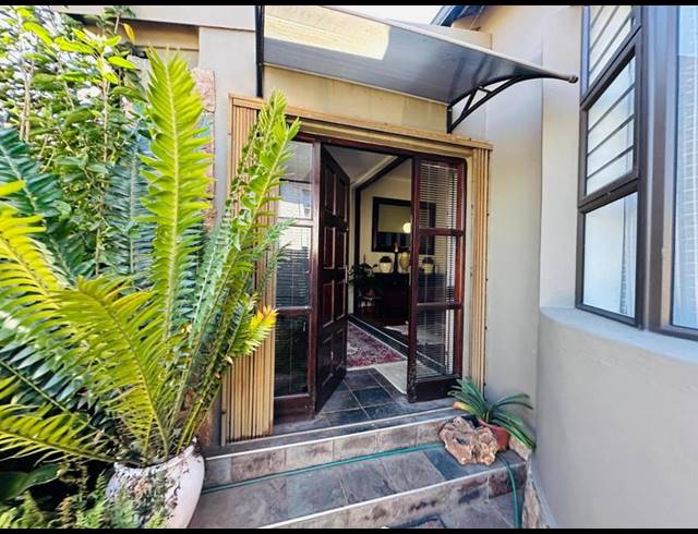 3 BEDROOM HOUSE FOR SALE IN KENSINGTON